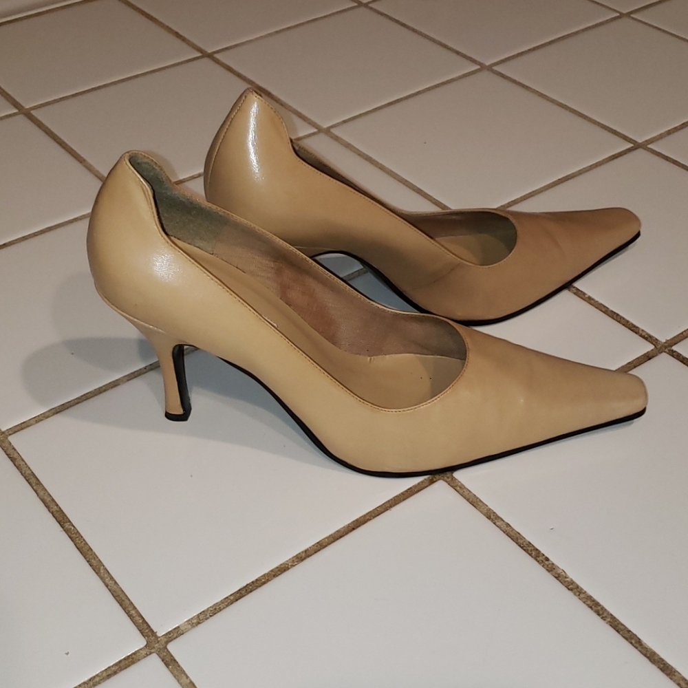 Beige pumps